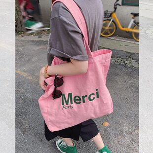 �羳Merci���w�zӡ��ĸ��������Ů�ٴ��W�������������μ粼��