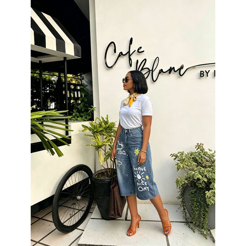 New Women's Fun Dog Graffiti Print Cropped Wide Leg Jeans Stylish Casual Denim for Spring Autumn_ecoleips.com