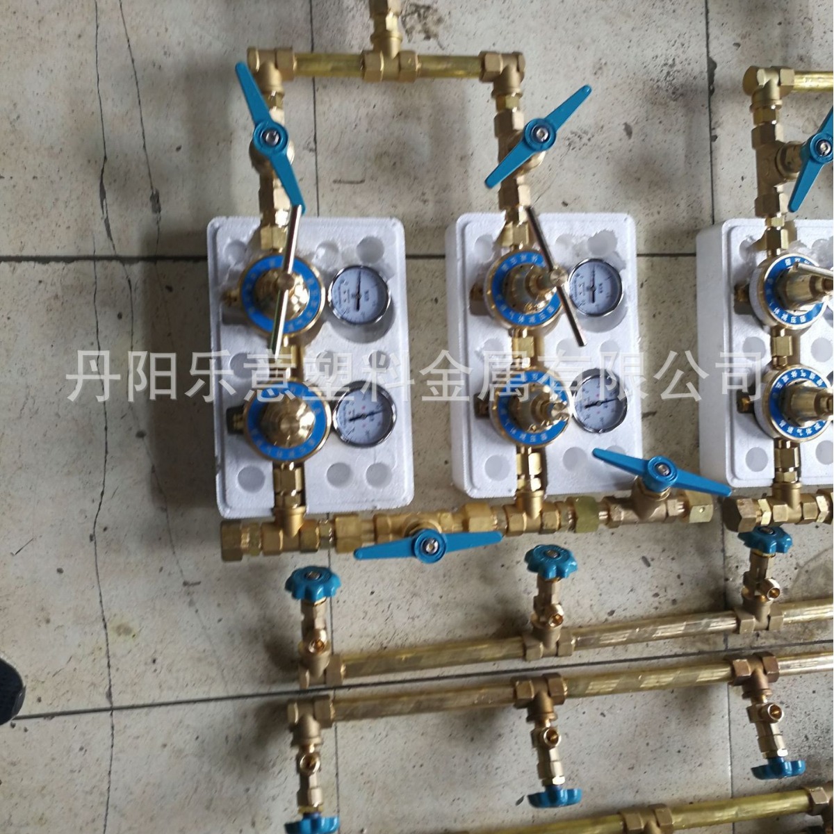 供应各种现货气体汇流排、充灌排、氧气、乙炔、丙烷二氧化碳气排