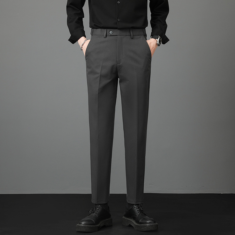 바지 다크 그레이