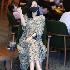 2633】大码女装碎花连衣裙夏季高端气质名媛女神范别致系带裙子