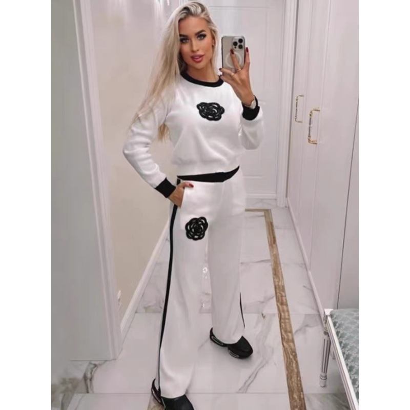 Camellia knit two-piece set, European style, fashionable suit, sporty and casual wide-leg pants, simple two-piece set for women.