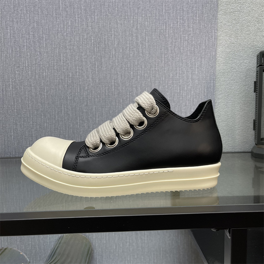 검은 두꺼운 신발 끈