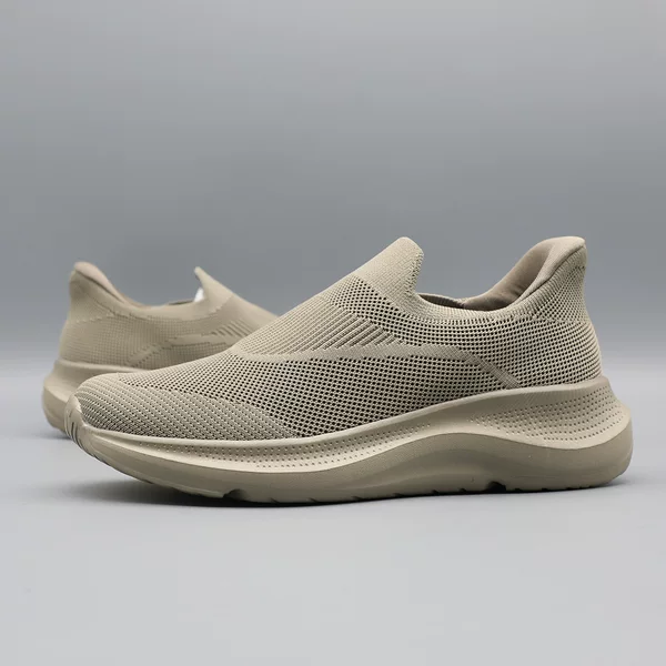 Spring and Summer New Solid Color Men's and Women's Outdoor Slip-On Casual Sports Shoes, Lightweight and Comfortable Commuting Hiking Shoes