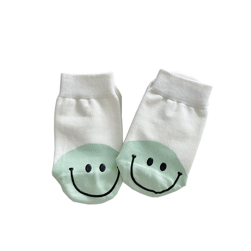 Calcetines de algodón sonrientes de talón para mujeres verano delgado silicona antideslizante medias sin hueso calcetines de mujer Zhuhai al por mayor