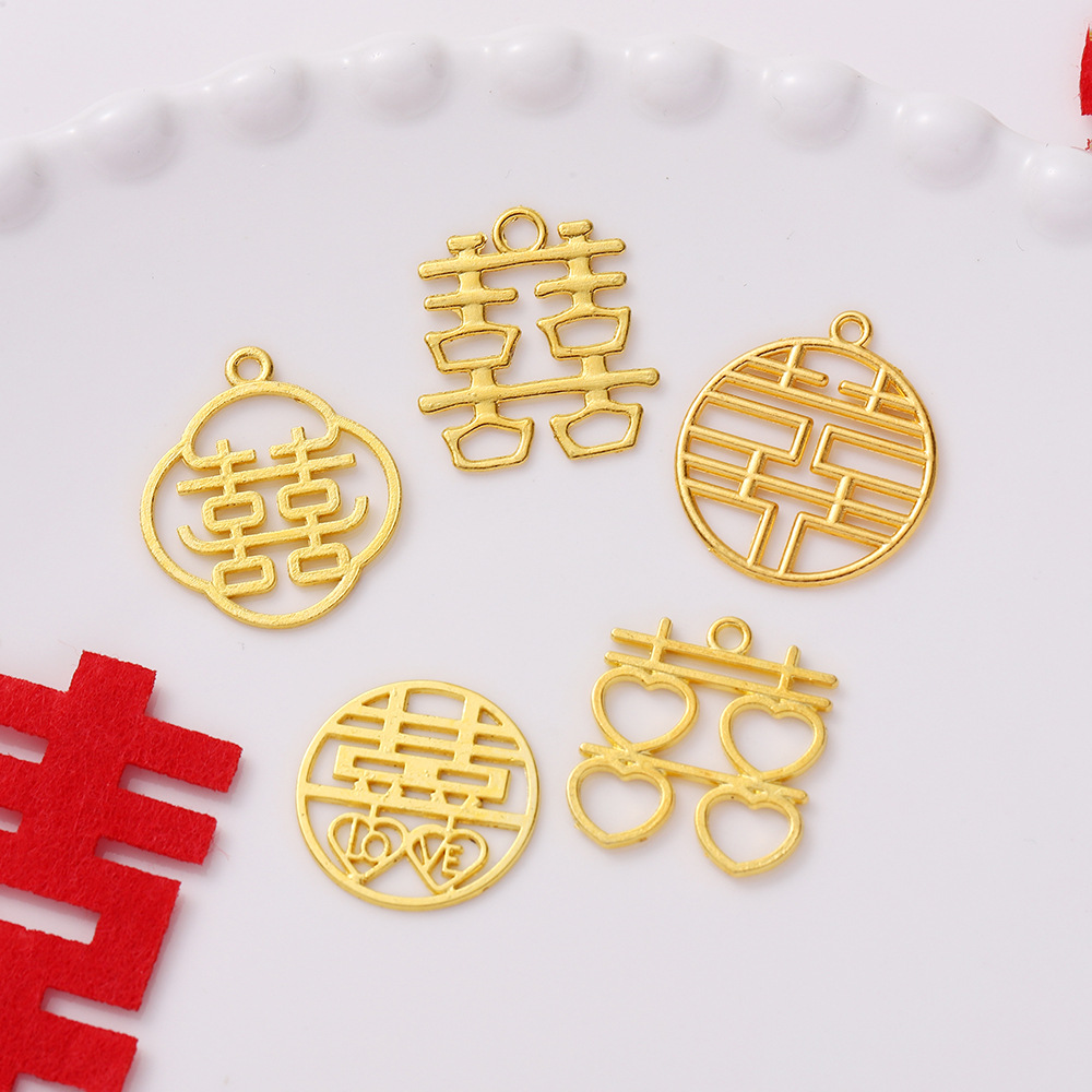 DIY Wedding Candy Box Bag Gold-Colored Happy Word Alloy Pendant Accessories Wedding Supplies Chinese Style Souvenirs Wedding Box Decoration