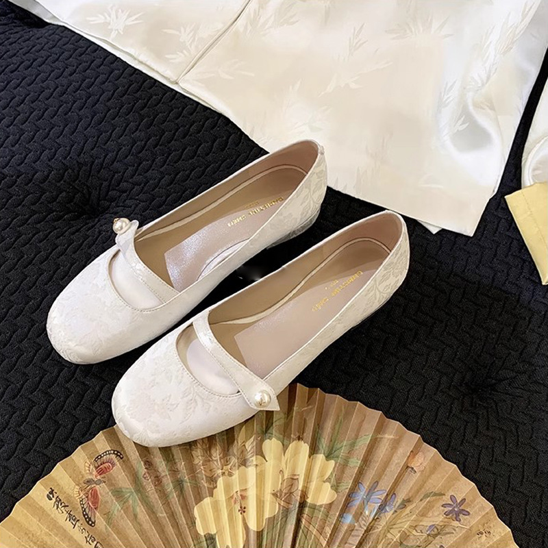 Tarde de madre uva ~ Guofeng nueva perla china con cabeza cuadrada jacquard Mary Jane zapatos individuales zapatos de mujer de tacón medio