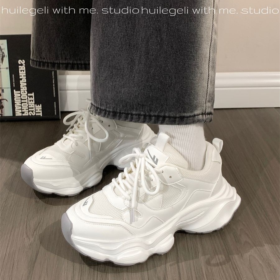Zapatos de moda de suela gruesa para padres, zapatos de primavera para estudiantes, zapatos de nicho coreanos, zapatos deportivos casuales para mujeres.