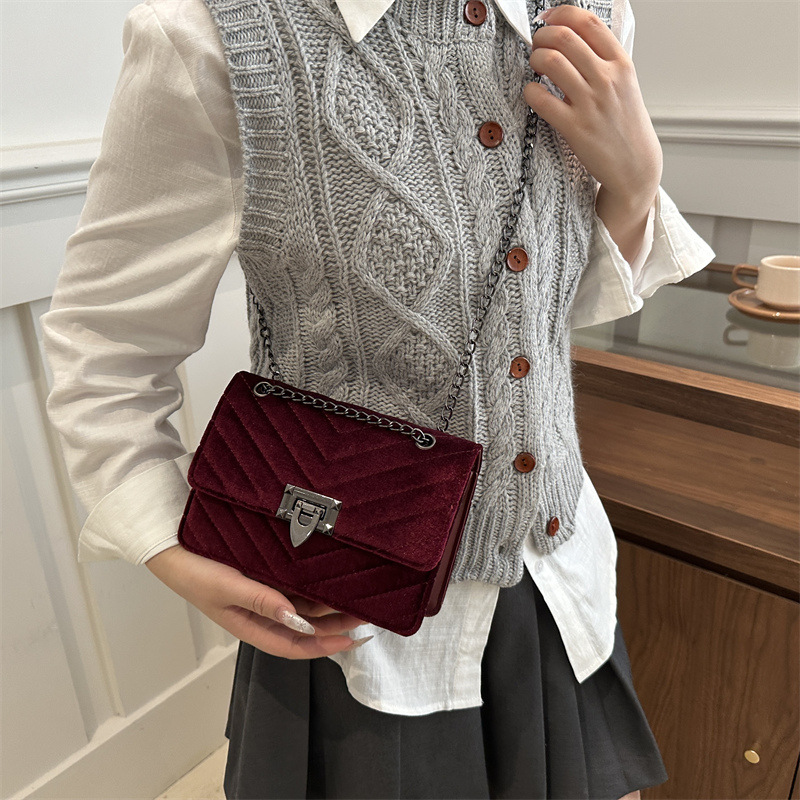 La popular celebridad de Internet de este año, el mismo diseño de nicho, bolso de axila de viajero de temperamento casual versátil, bolso de mensajero de hombro 2025