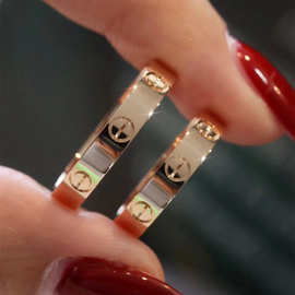 卡家螺丝纹经典一字戒指925纯银镀18K金光面三钻单钻宽版窄版指环