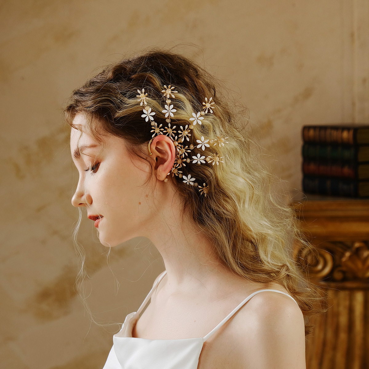 20g Weight Alloy Ear Needle Material Ear Cuffs Classification Wholesale Jewelry Sweet Flower Crystal Inlay Ear Cuffs
