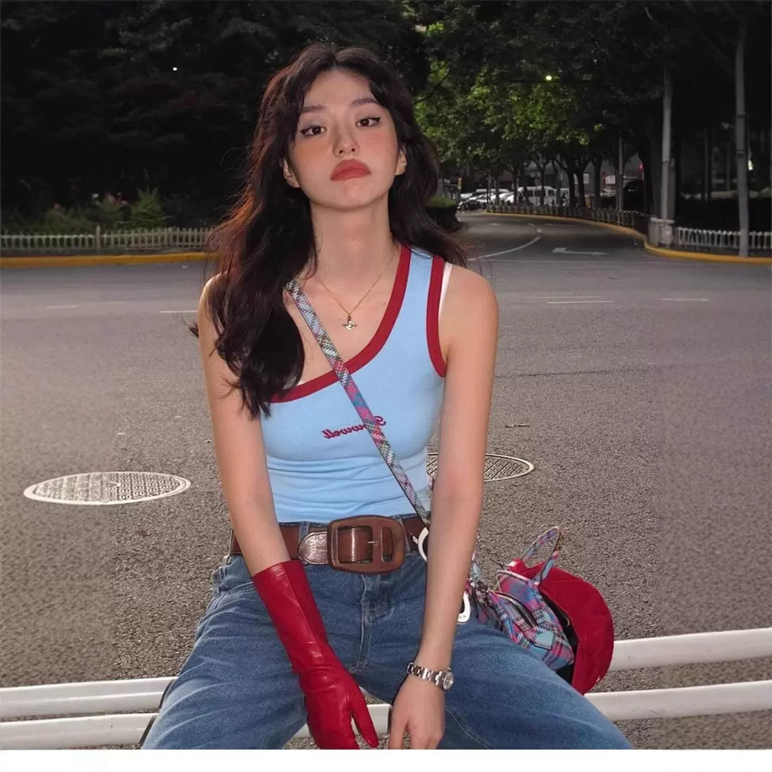 夏季设计感小众性感辣妹美背打底外穿别致无袖上衣斜肩吊带背心女