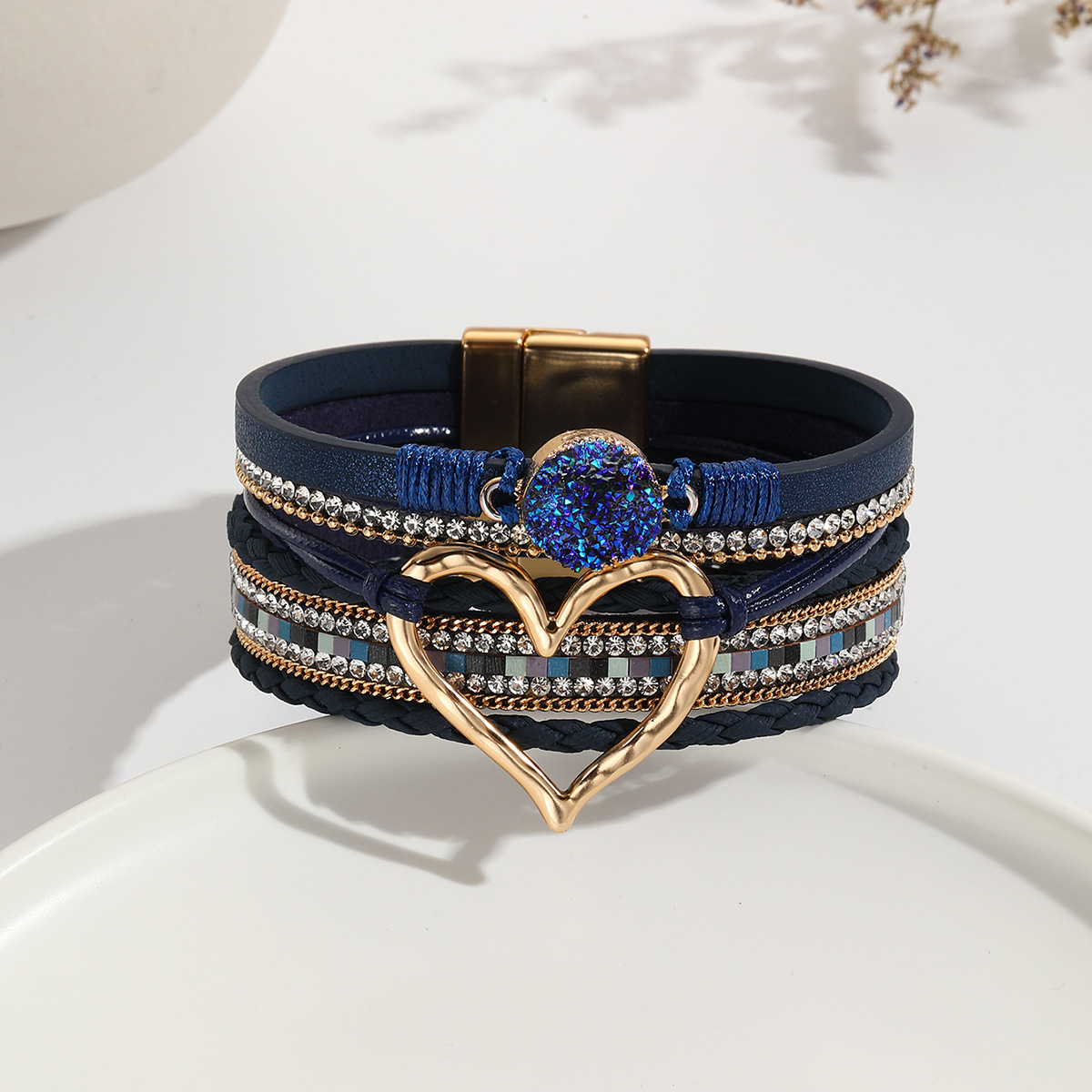 Elegant Classic Style Heart Shape Pu Leather Inlay Rhinestones Women's Bracelets display picture 2