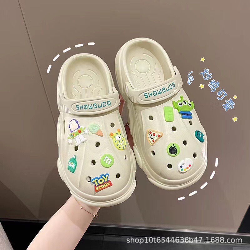 Croc Shoes Women's New Summer Outer Wear Non-Slip Toe Beach Breathable Soft Bottom Cute Cartoon Sandals