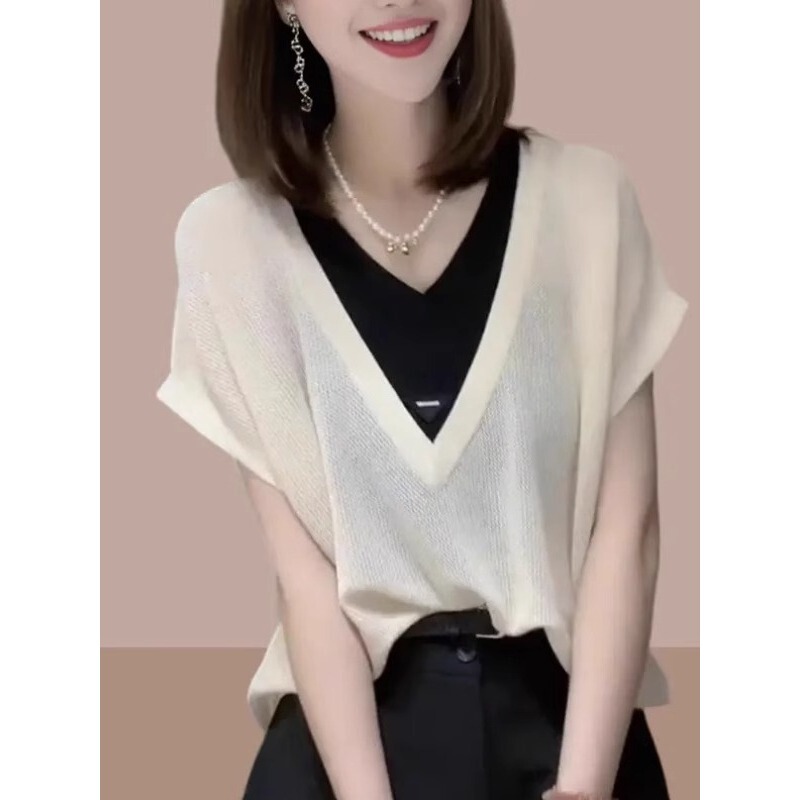 Trendy Design Short-Sleeve T-Shirt for Women, Popular Summer Style, Loose Fit for Plus-Size Women, Tummy-Concealing, Faux Two-Piece V-Neck T-Shirt for Women A3602