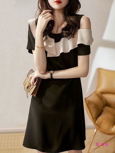 Off-shoulder slimming dress for women: short-sleeved spring/summer outfit—elegant, chic, with contrasting colors and a delicate 3D ruffled hem on this little black dress.