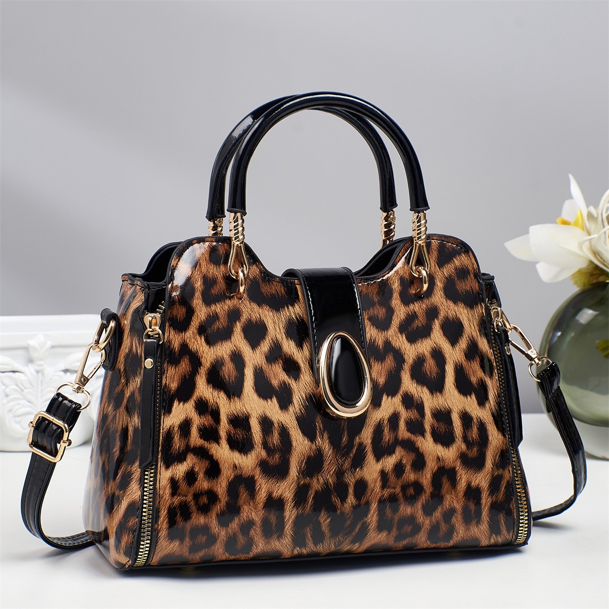 Fashionable Leopard Print Patent Leather Shoulder Bag For Women_voghion.com