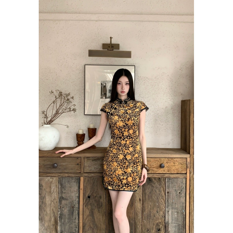 Black and gold floral new Chinese-style modified cheongsam dress for women, vintage stand-up collar, short sleeves, slim fit, bodycon short cheongsam dress