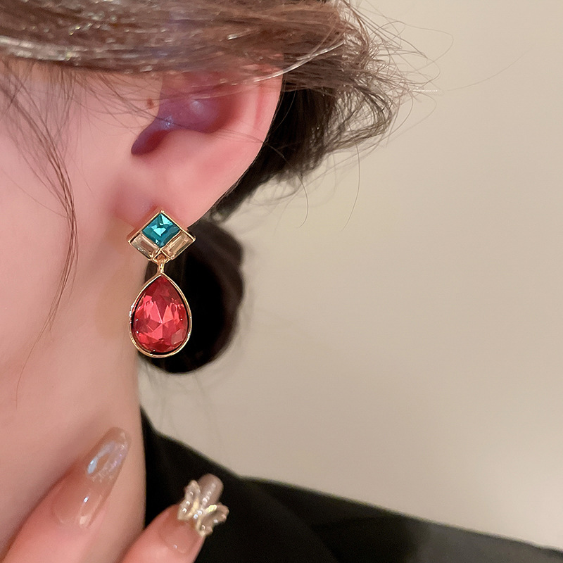 Geometrisches Wassertropfen-Halsketten-Ohrring-Set im Designer-Stil, Retro-Schlangenknochenkette im Palaststil, mittelalterlicher High-End-Schmuck_voghion.com
