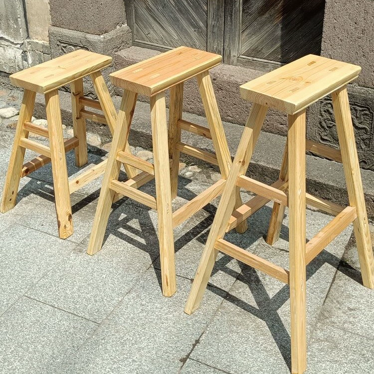 Старомодная скамейка в стиле ретро, ​​табурет для ресторана-хот-пот в отеле, скамейка из цельного дерева, конструкция высокого табурета, штабелируемая и регулируемая по высоте.