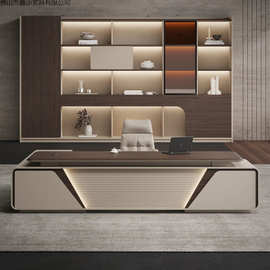 老板办公桌轻奢高级感吸塑桌面大班台简约现代总裁桌经理桌椅组合