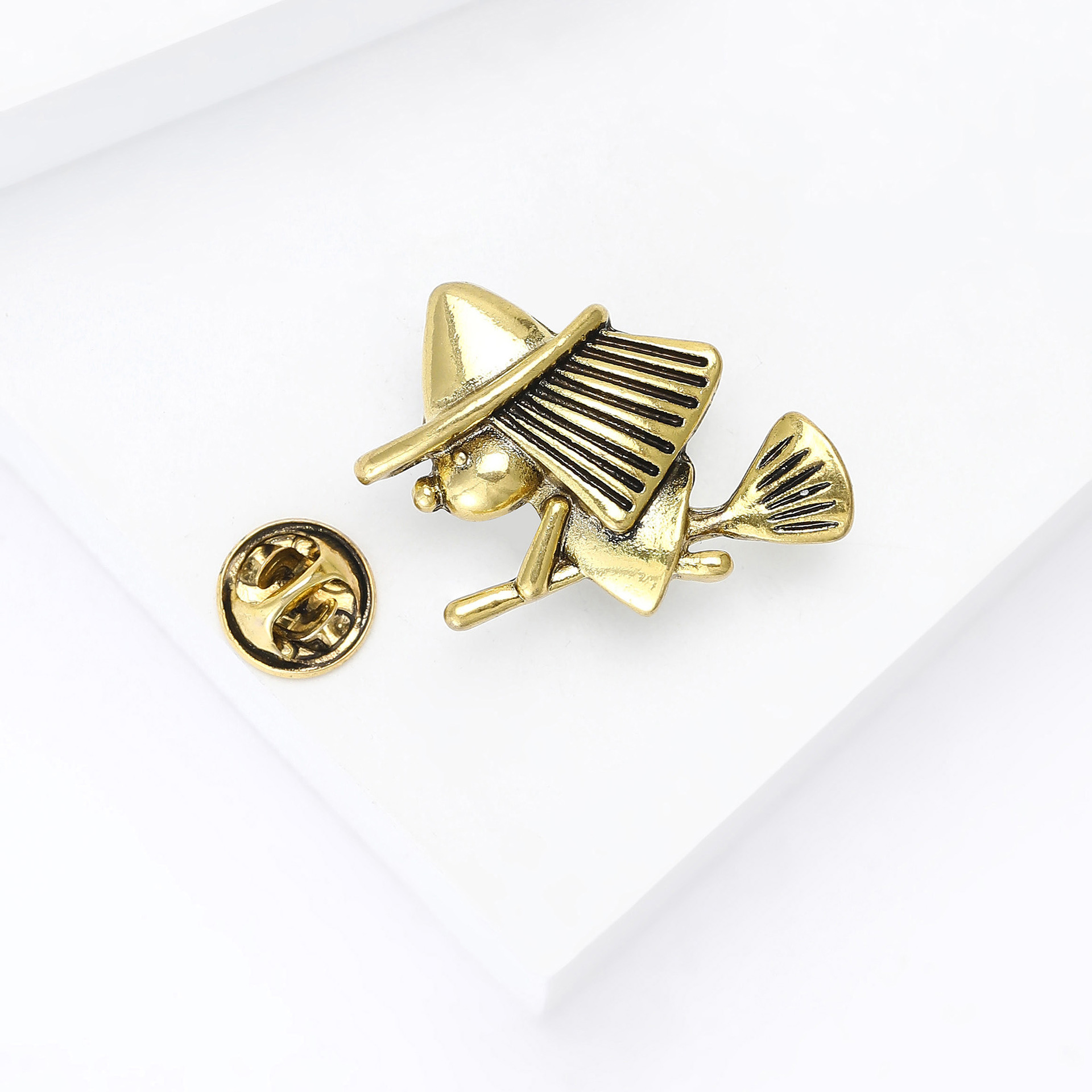 Cross-Border Hot-Selling European and American Cute Alloy Enamel Little Witch Brooch Versatile Women's Clothing Corsage Jewelry Pin