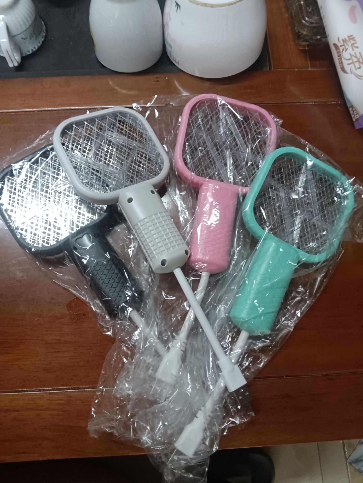 Fabricantes clásicos del relámpago al por mayor caseros poderosos mosquitos eléctricos caseros recargables mosquitos