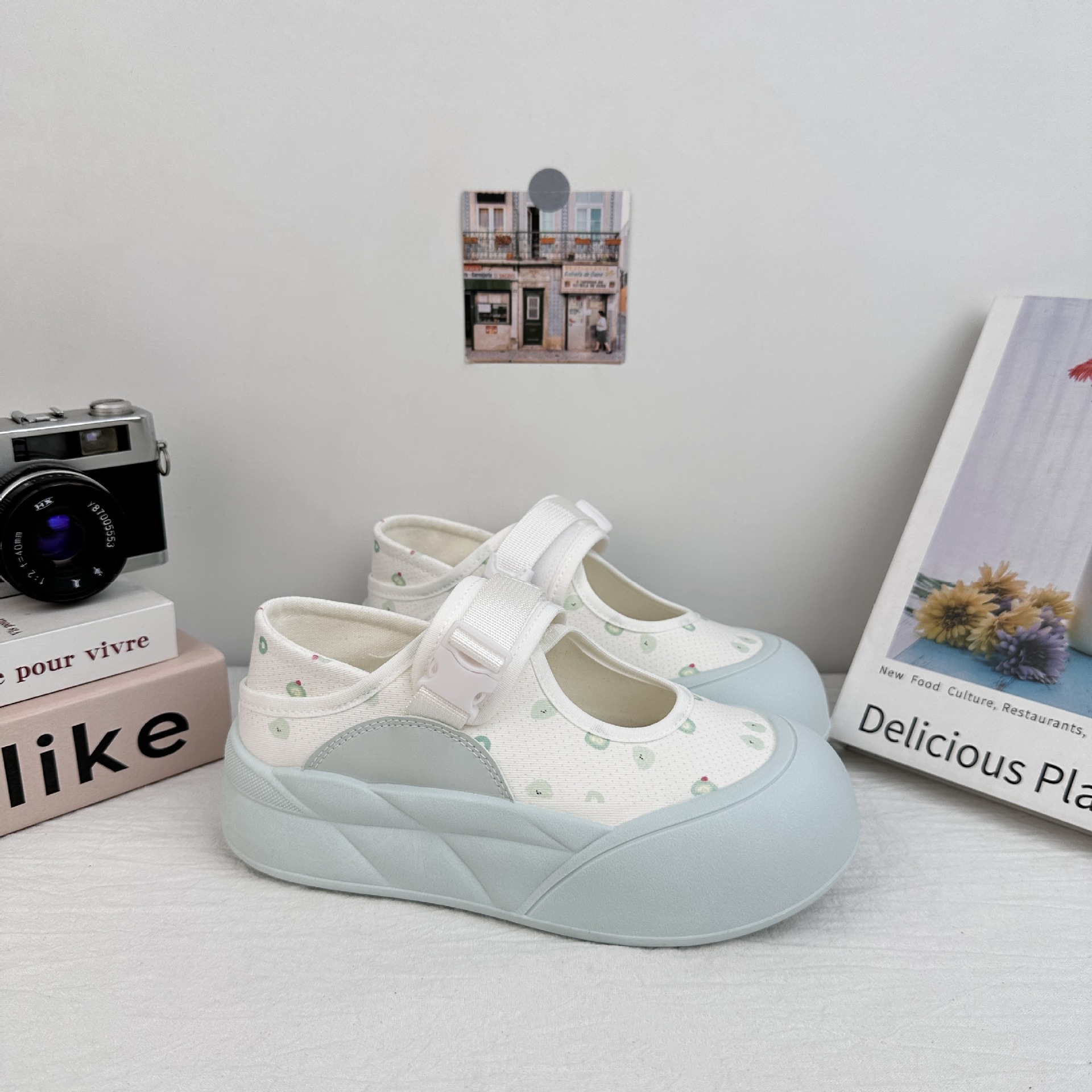 Zapatos de mujer Yuanbo Mary Zhen2025 nuevos zapatos de lona de estilo explosivo con suela transpirable con faldas sandalias pequeñas