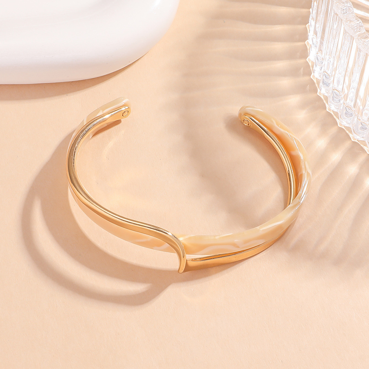 Europa y los Estados Unidos explotaron transfronterizos alta sensación de brazalete de geometría de zircón universal ligero de lujo nicho sensación de diseño pulsera joyería al por mayor