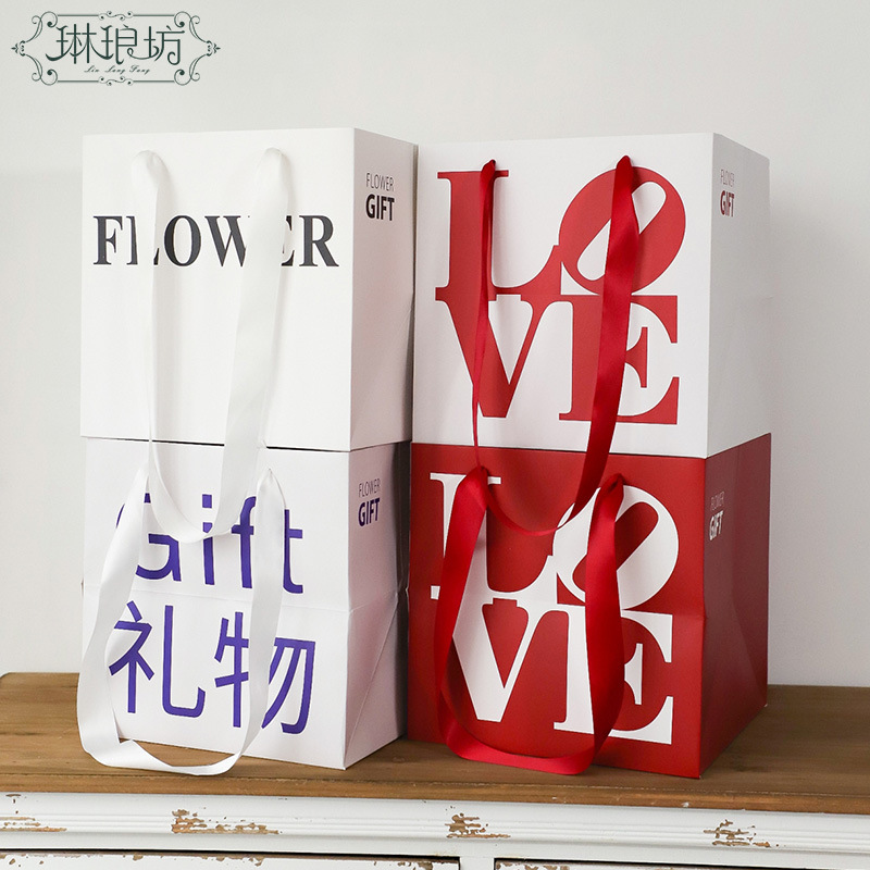 Internet celebridad cuadrado ramo bolsa regalo embalaje caja portátil suerte 2 ins bolso de mano ramo fresco embalaje