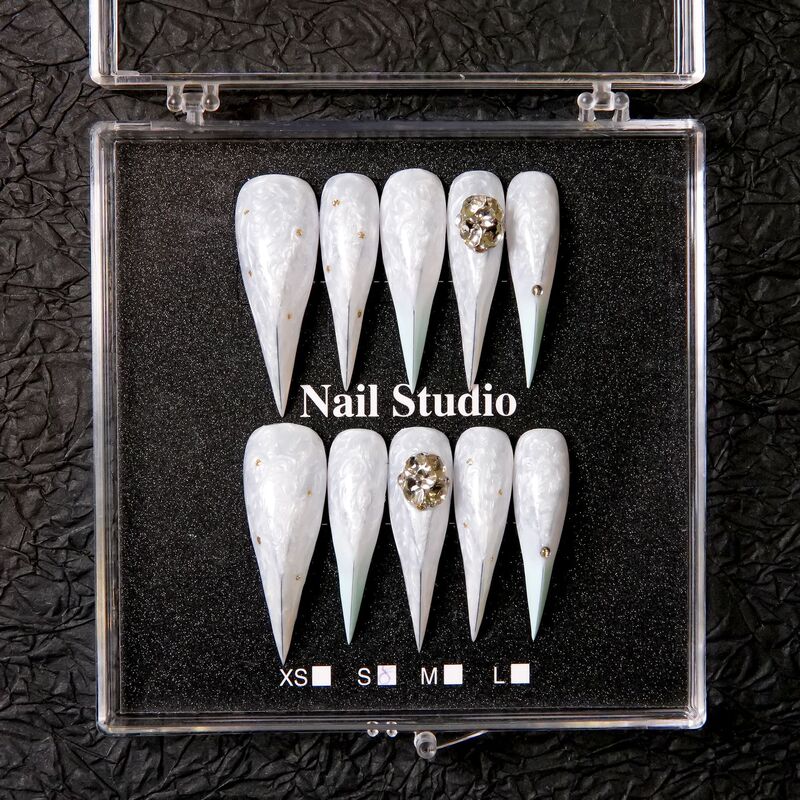 Elegant silk white gradient light green pointed nails, hand-set with large diamonds, long almond-shaped press-on nails, popular online fake nails Elegant silk white gradient light green pointed nails, hand-set with large diamonds, long almond-shaped press-on nails, popular online fake nails