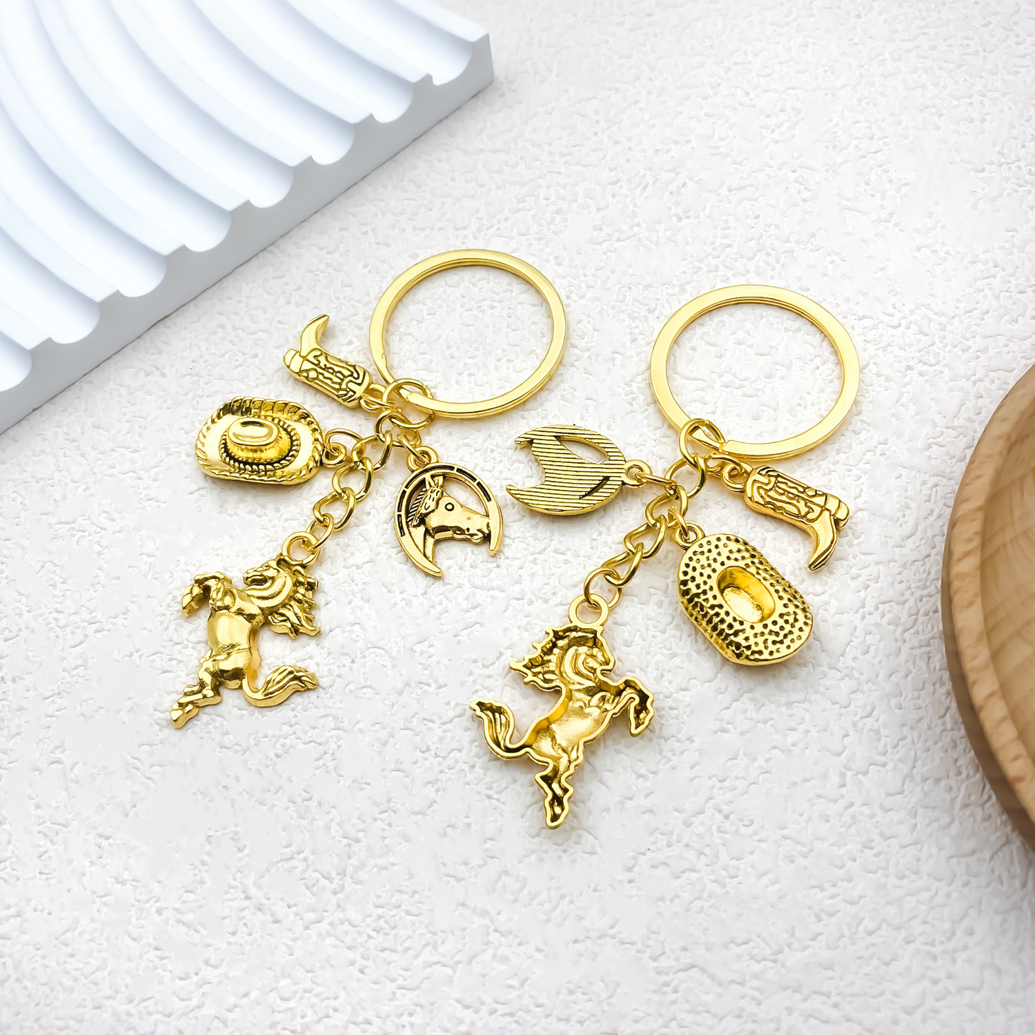 1 Piece Quantity Holiday, Daily Occasion 1 Piece Elegant Simple Style Horse Alloy Plating Keychain