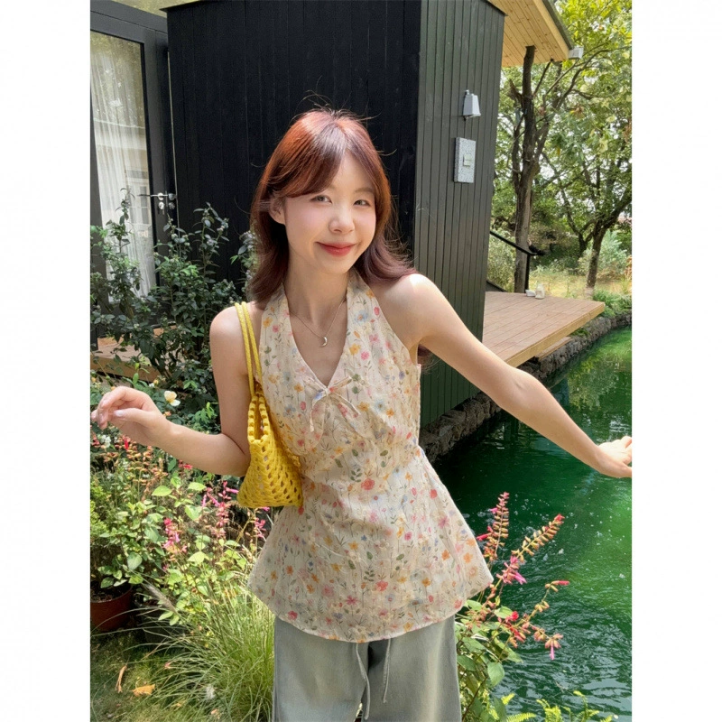 Милый дизайн, жилет без рукавов с v-образным вырезом и бретельками, женский летний верхний топ с цветочной вышивкой