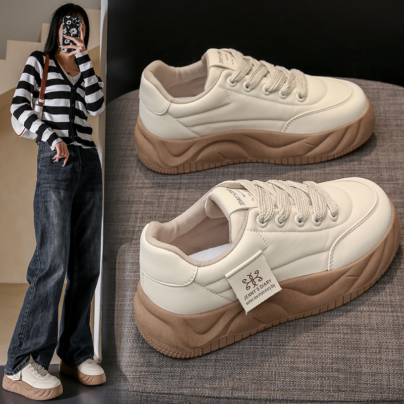 2025 Spring New Korean Style White Sneakers for Female Students, Height-Increasing Sports Shoes, Trendy Casual Shoes, Street Style Cbd21
