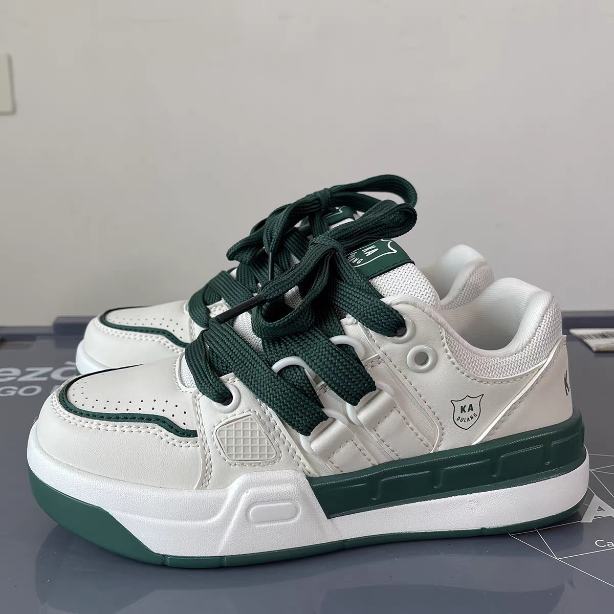 X540 흰색 녹색 바닥