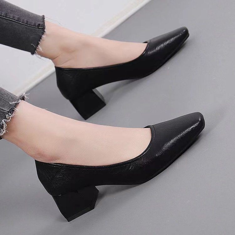 Zapatos de cuero de talón medio grueso para mujeres 2025, primavera nuevo estilo de zapatos de cabeza cuadrada para mujeres, zapatos de trabajo de cuero suave de talón suave