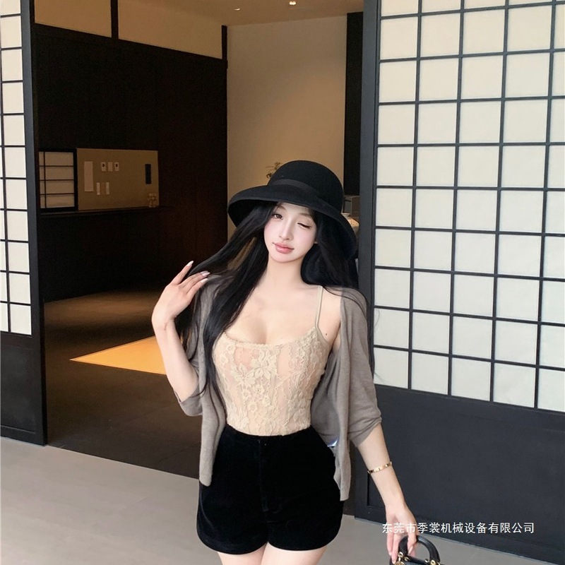 蕾丝拼接纯欲吊带背心长袖针织开衫女秋季套装黑色休闲短裤三件套|undefined