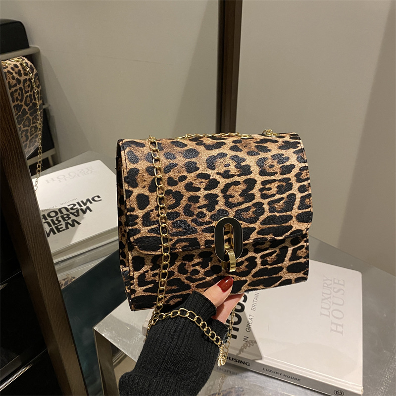 Estilo occidental simple y elegante hermoso bolso femenino 2024 nicho nueva tendencia retro bolso de mensajero bolso de hombro personalizado