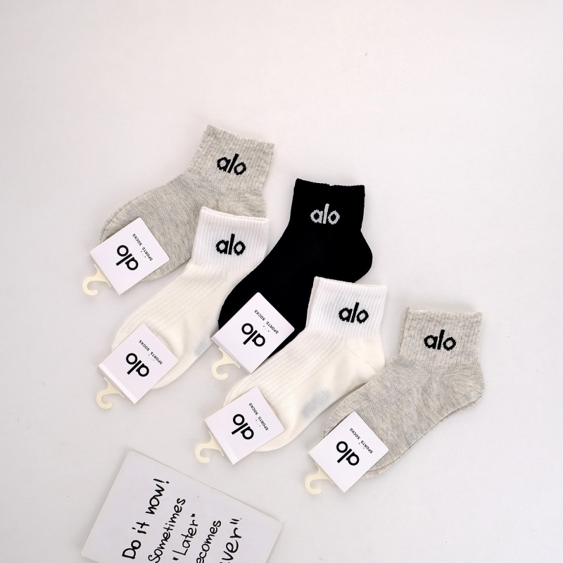 Spring and summer new cotton socks autumn ins tide socks cartoon mesh socks boys tube children's socks wholesale Spring and summer new cotton socks autumn ins tide socks cartoon mesh socks boys tube children's socks wholesale