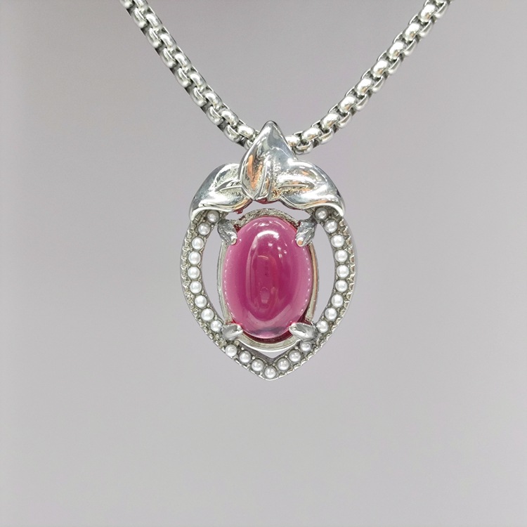 Necklace heart-shaped