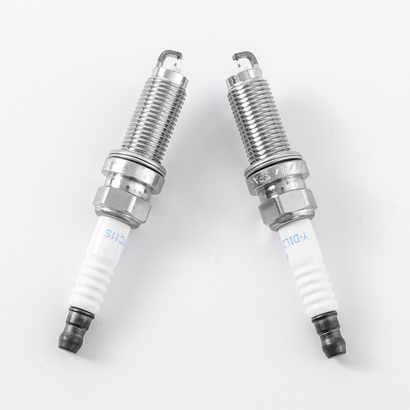 Suitable for Honda Fit original 1.3L original 14 old 1.5L car 0809 special car double Iridium spark plug