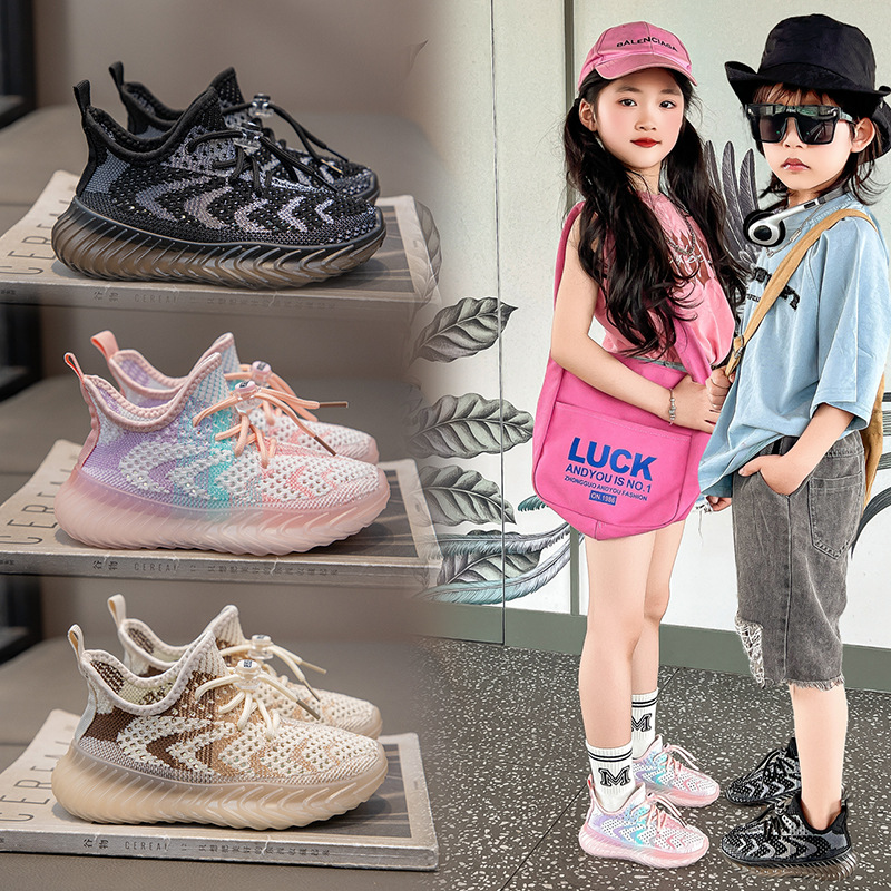 Zapatillas para niños 2025 nuevos zapatos de coco transpirables de tejido volador de verano para niños de mediana edad