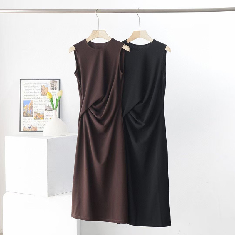 2026 Summer New Style Taiguli Round Neck Sleeveless Little Black Dress with Pleated Waist, Korean Style Anti-Wrinkle Dress