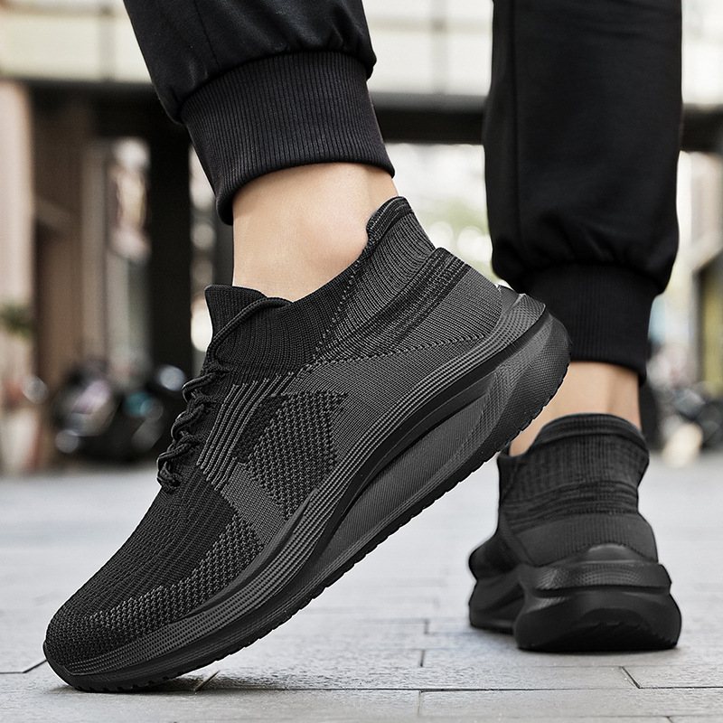 Zapatos de hombre 2025 verano gran tamaño pareja volando tejido transpirable zapatos deportivos casuales calcetines de moda coreana zapatos de moda con cordones