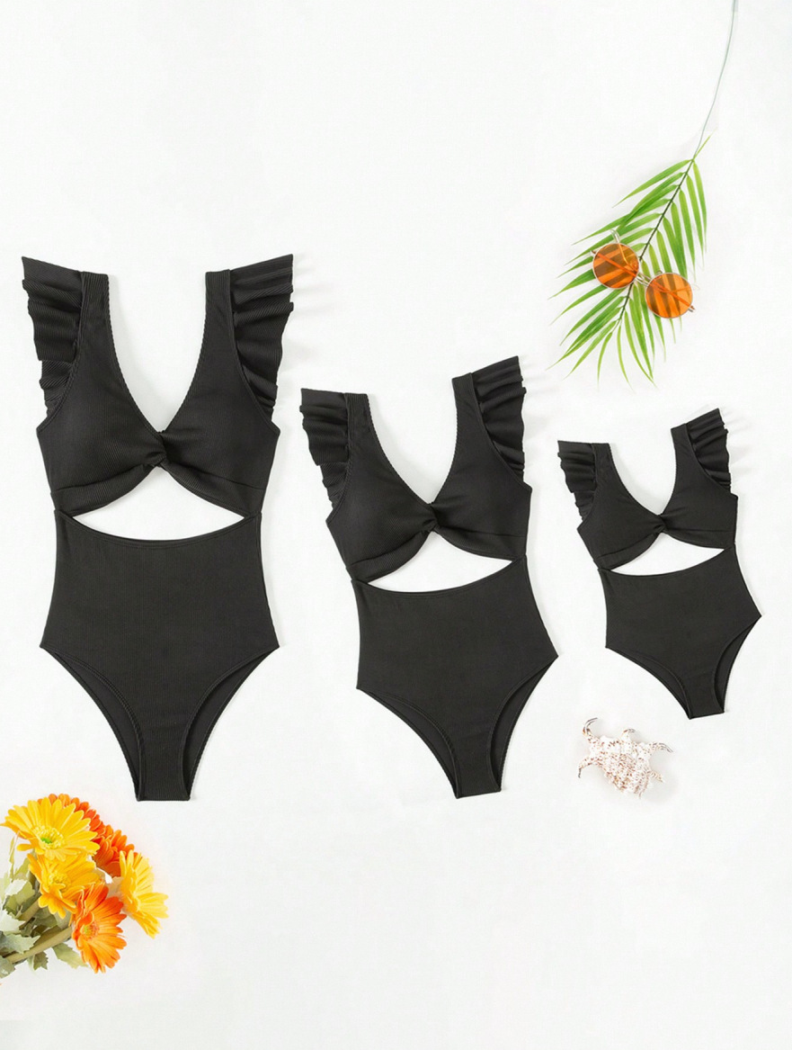 Ein Badeanzug Aus Spitze In Unifarbenem Design Für Damen Und Kind_voghion.com