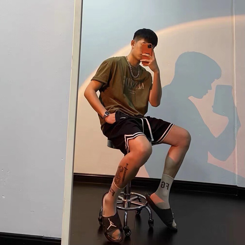 新款男士全棉运动字母潮袜秋冬季透气吸汗中长筒棉袜子运动时尚袜|undefined