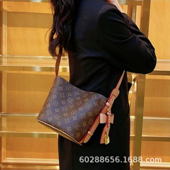 直接供給クロスボーダー新しい m lv レディースバッグレディースバケットバッグメッセンジャーバッグ麻雀バッグチェーンバッグ脇の下バッグバゲットバッグ