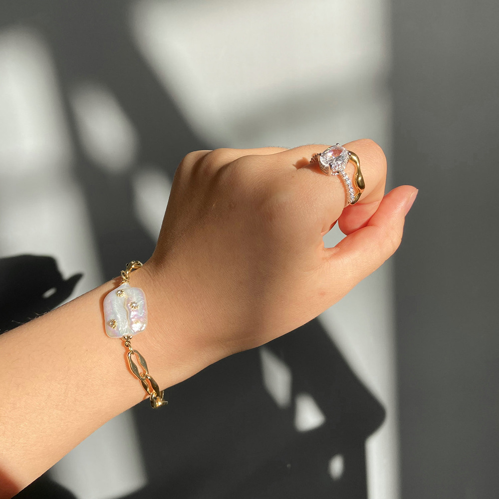 Fashion Irregular Copper Pearl Inlay Zircon Bracelets 1 Piece