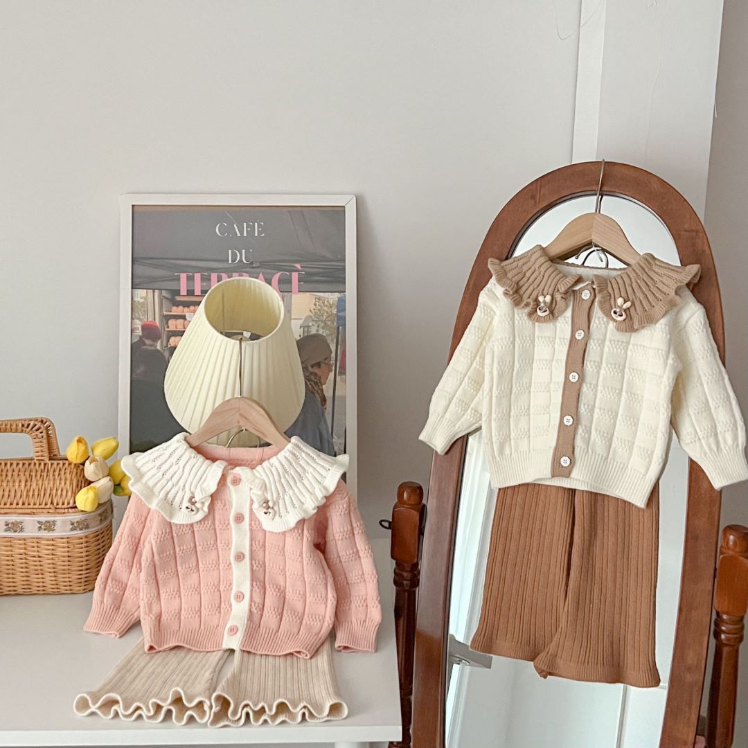 Giacca lavorata a maglia in due pezzi da ragazza 2023 autunno / inverno nuovo cardigan con risvolto grande per ragazza coniglio con maglione carino_voghion.com