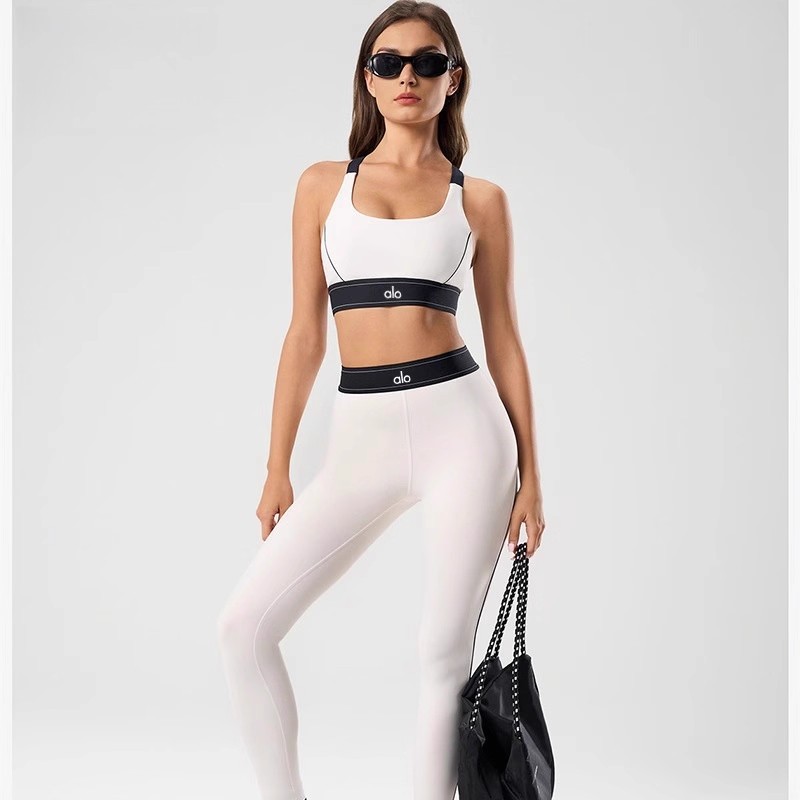 Alo Yoga Wear Set Hip Lift Sports Easiest for Match Women's Fitness Running Sports Vest Two-Piece Pilates Set